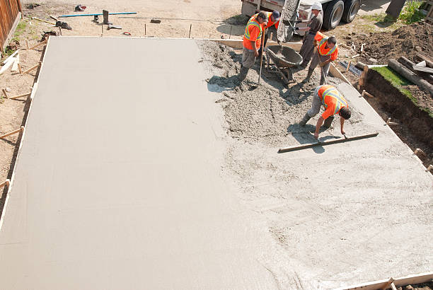 Best Concrete Driveway Installation in Jasmine Estates, FL